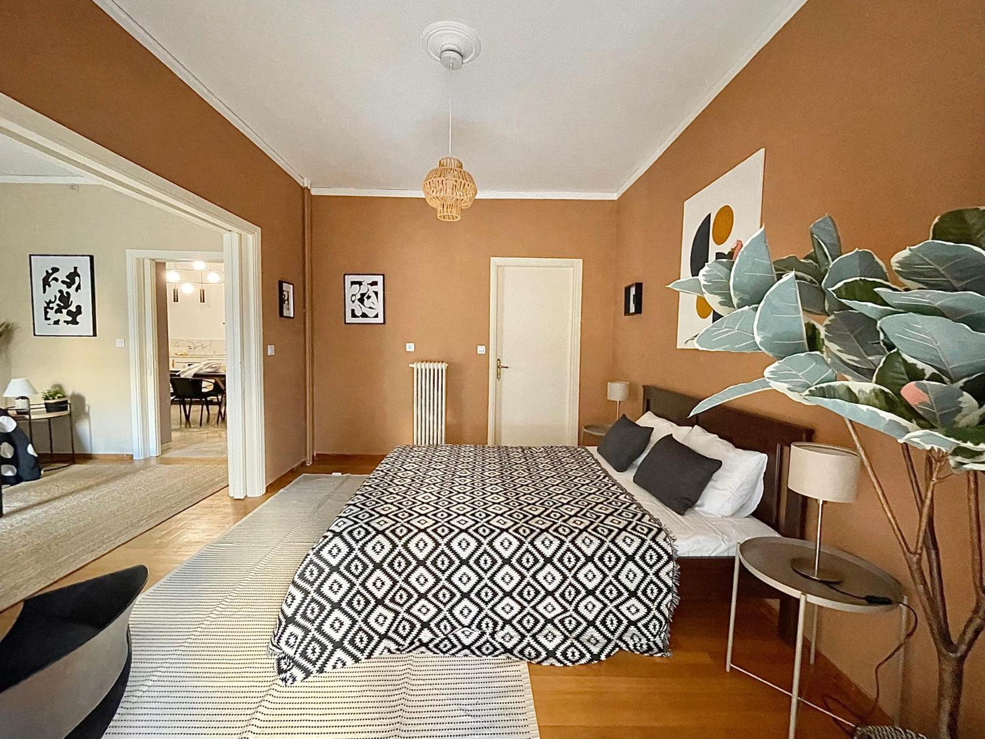 Comfy And Spacious Two Bedroom Apartment With Balcony Athens Exterior photo